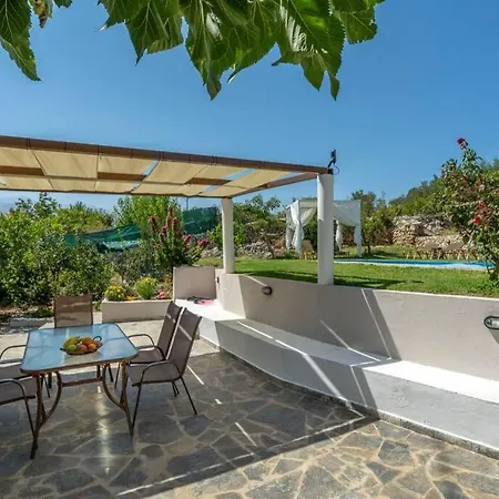 Aphrodite Kalamitsi Villa
